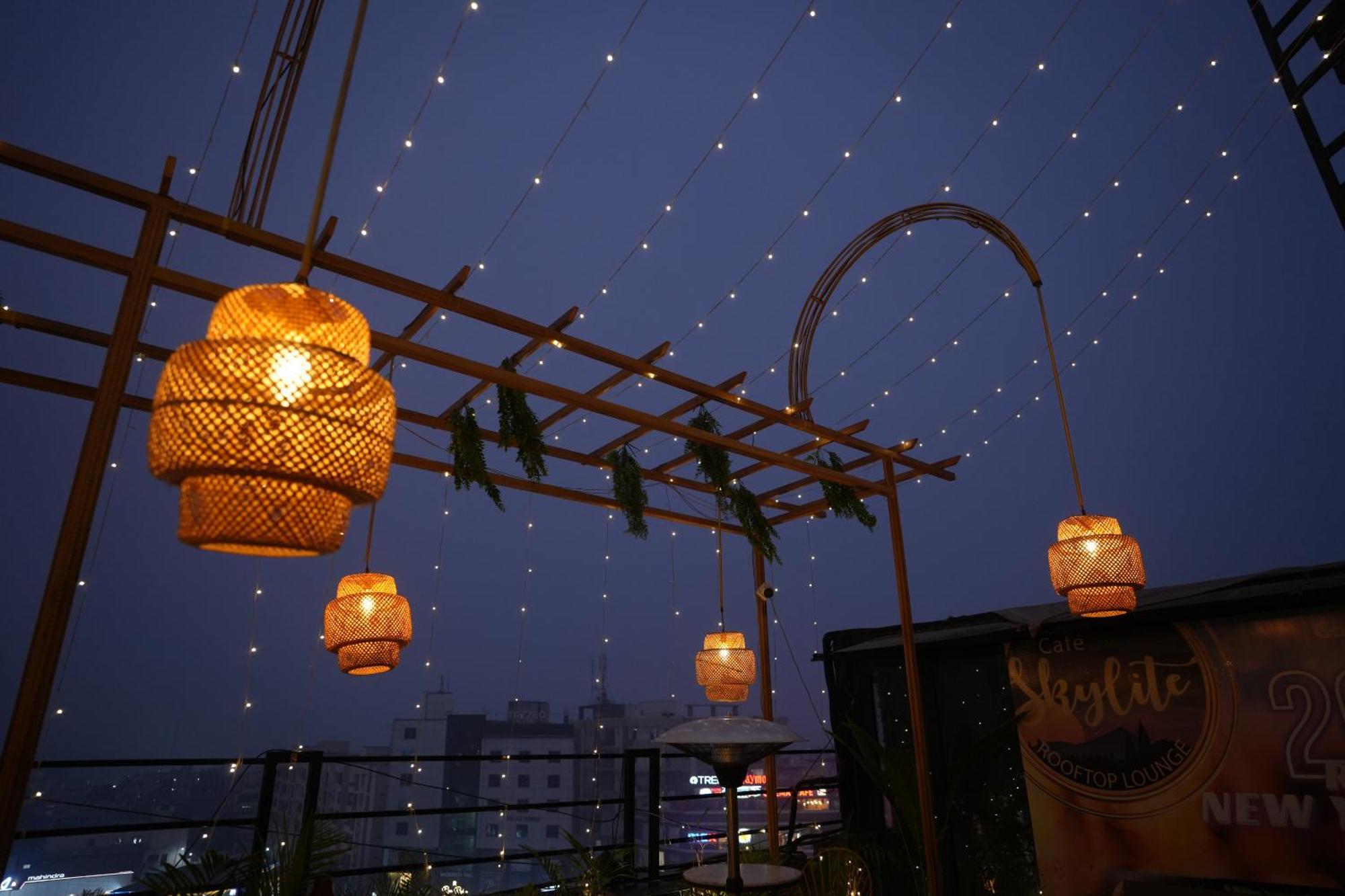 Hotel Silkhouse Premier Danapur Exterior photo